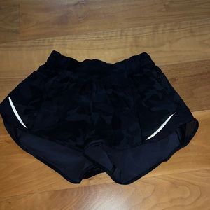 Lululemon run Hotty hot shorts camo